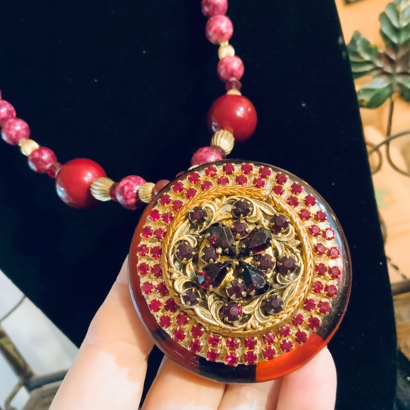 HANDMADE VINTAGE PENDANT STATEMENT NECKLACE Filagree Garnet Crystal Stone Beads - Picture 8 of 11